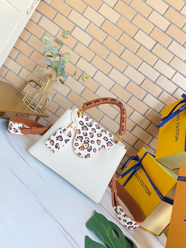 ルイヴィトンバッグ背面デザイン